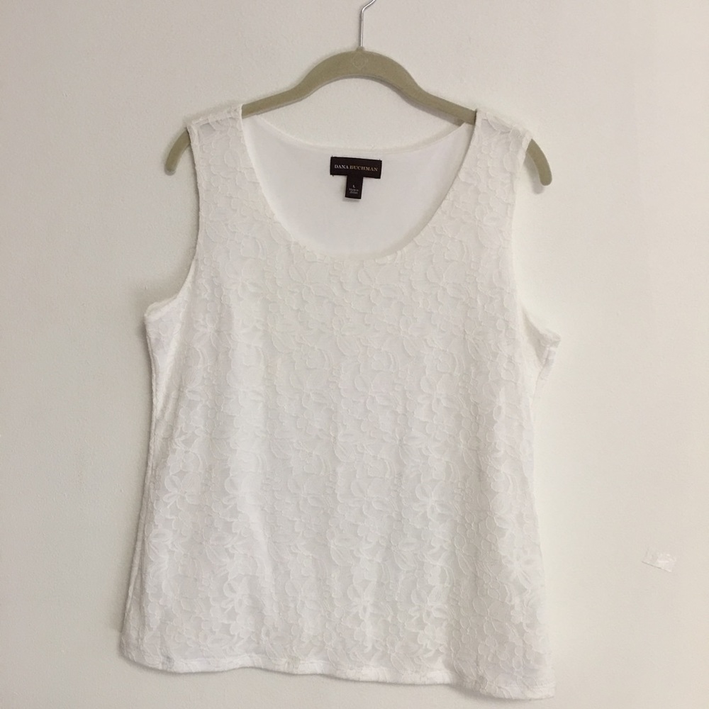 Dana Buchman  lace sleeveless blouse